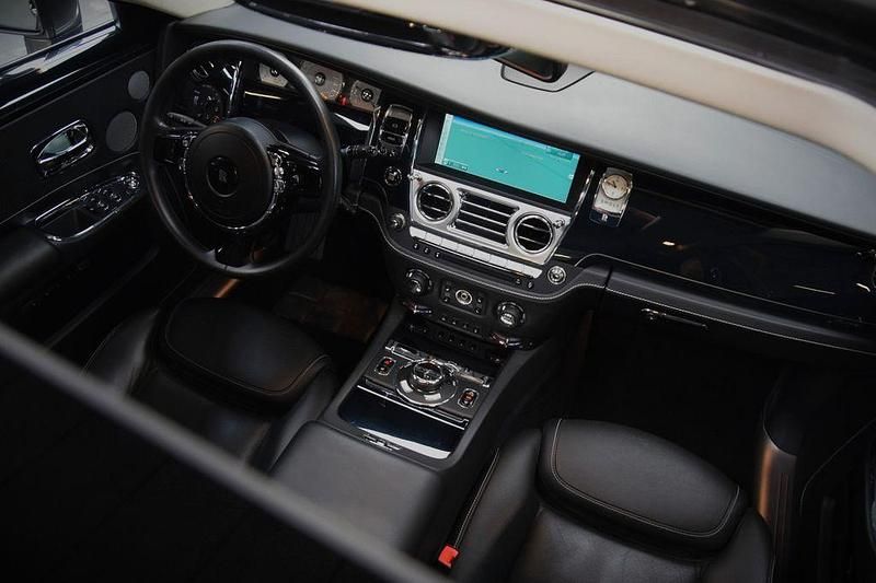 Gebraucht Rolls Royce Ghost 571 PS (419 kW) 2015 Grau Limousine