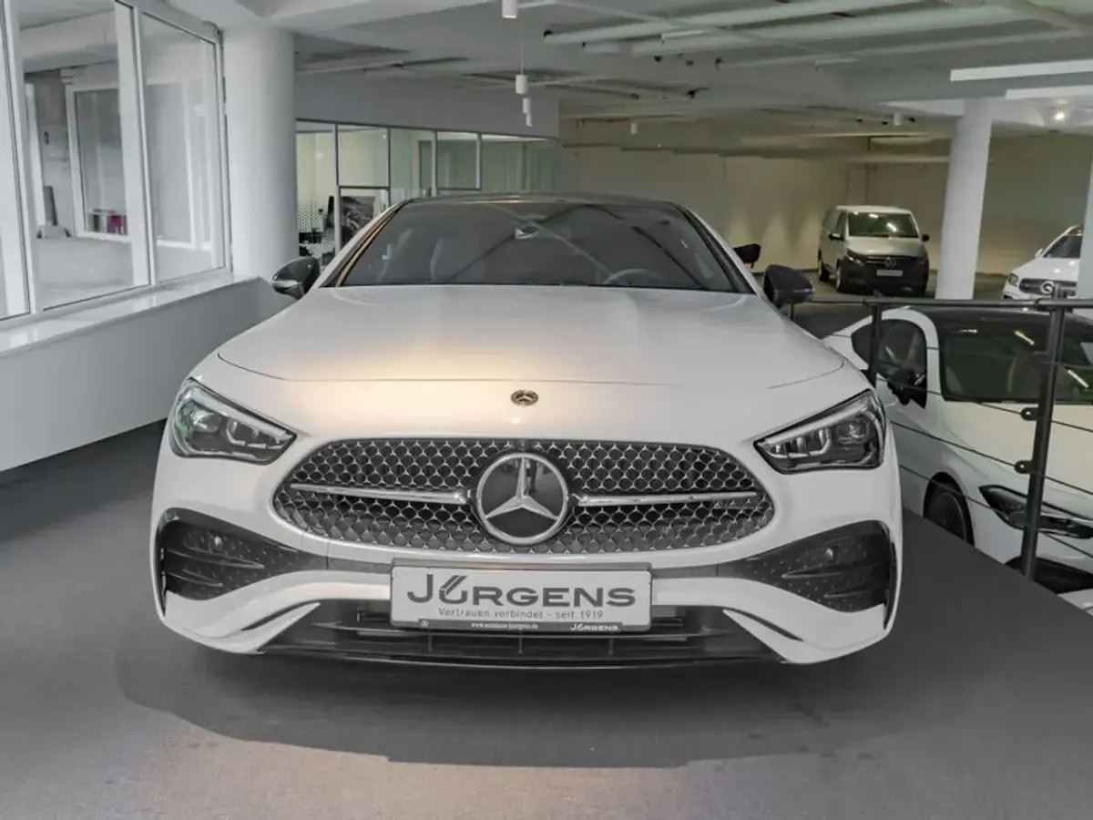 Gebraucht Mercedes CLE220 AMG 197 PS (144 kW) 2025 Weiss polarweiss Coupé
