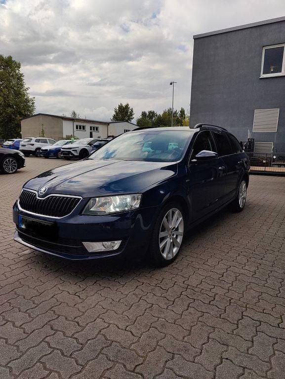 Blau Gebraucht 2017 Skoda Octavia Joy Kombi | 7.600 € (Superpreis) - Bild 1/4