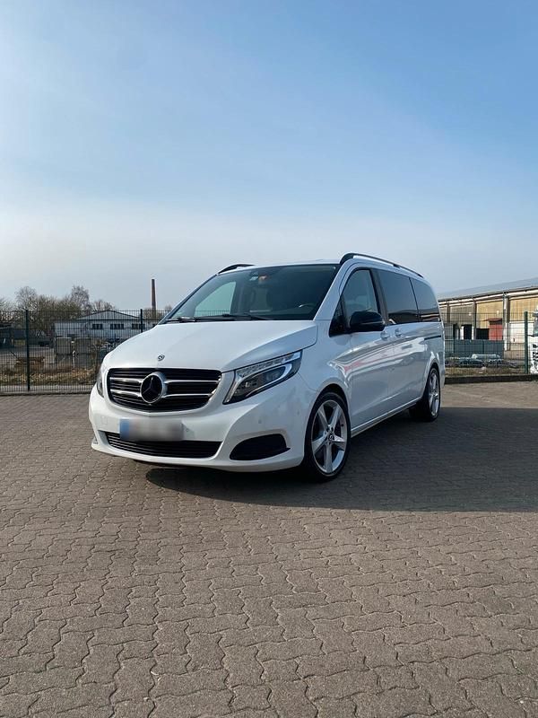 Gebraucht Mercedes V250 190 PS (139 kW) 2019 Weiß Van / Kleinbus