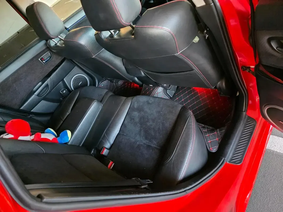 Używany Mazda 3 260 KM (191 kW) 2009 Czerwony Sedan/Limuzyna
