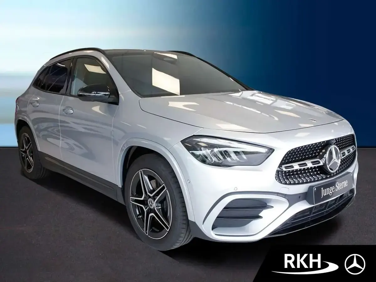 Gebraucht Mercedes GLA200 AMG line 163 PS (119 kW) 2026 Lack hightechsilber SUV