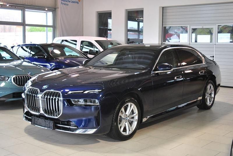Blau Gebraucht 2023 BMW i7 Sport Line Limousine | 79.490 € (Fairer Preis) - Bild 1/4