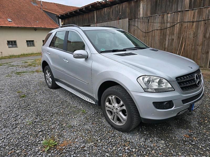 Silber Gebraucht 2007 Mercedes ML280 SUV | 10.500 € - Bild 1/4