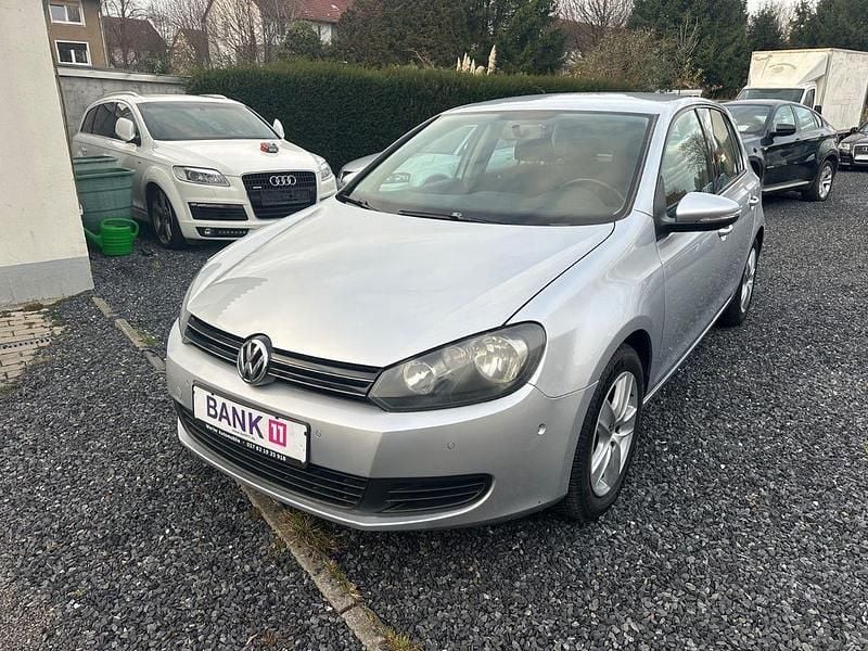 Silber Gebraucht 2009 VW Golf VI Comfortline Kleinwagen | 4.995 € (Fairer Preis) - Bild 1/4