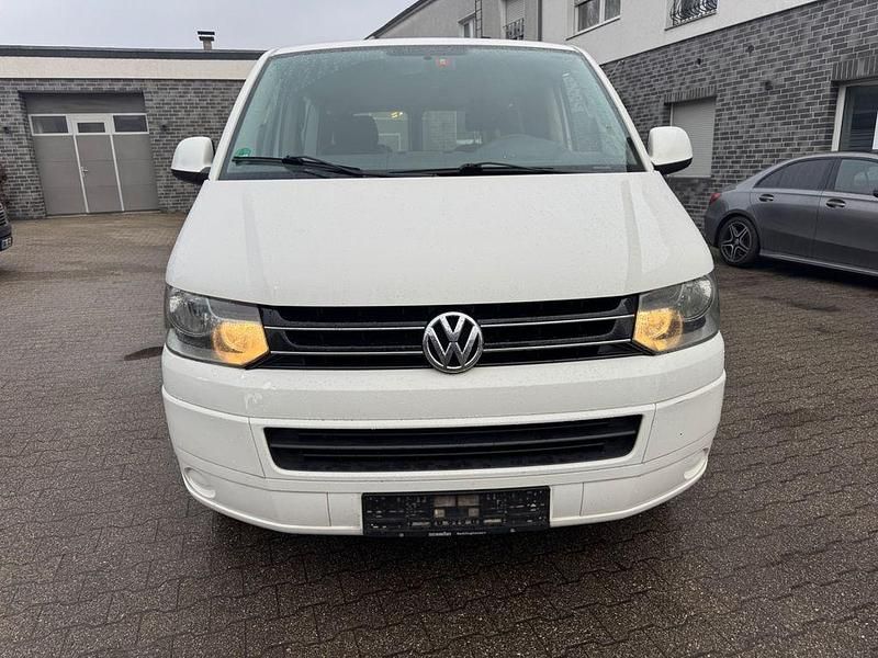 Gebraucht VW Caravelle 179 PS (131 kW) 2011 Weiß Van / Kleinbus