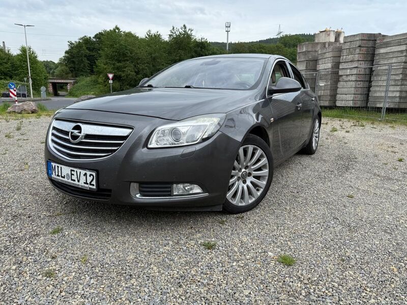 Grau Gebraucht 2009 Opel Insignia Limousine | 3.600 € (Fairer Preis) - Bild 1/4