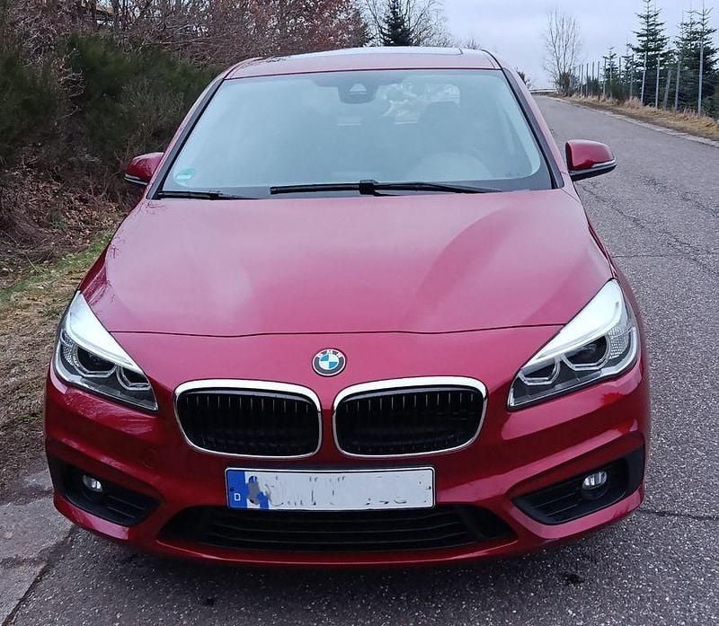 Gebraucht BMW 220 Active Tourer Advantage 190 PS (139 kW) 2016 Schwarz Van / Kleinbus