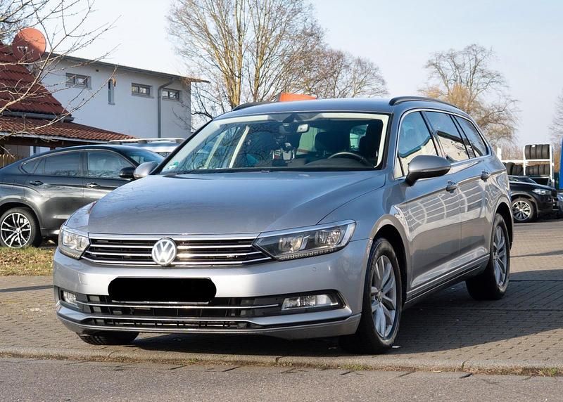Gebraucht VW Passat 150 PS (110 kW) 2018 Grau Kombi