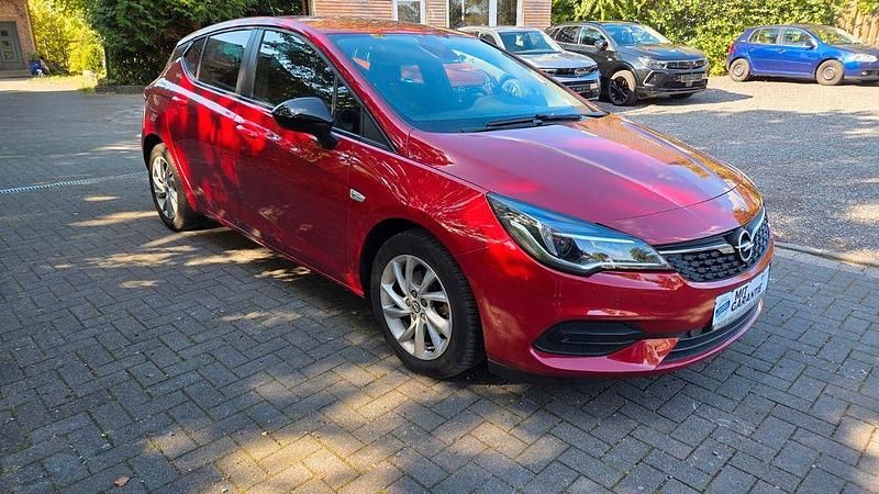 Gebraucht Opel Astra 110 PS (80 kW) 2021 Rot Limousine