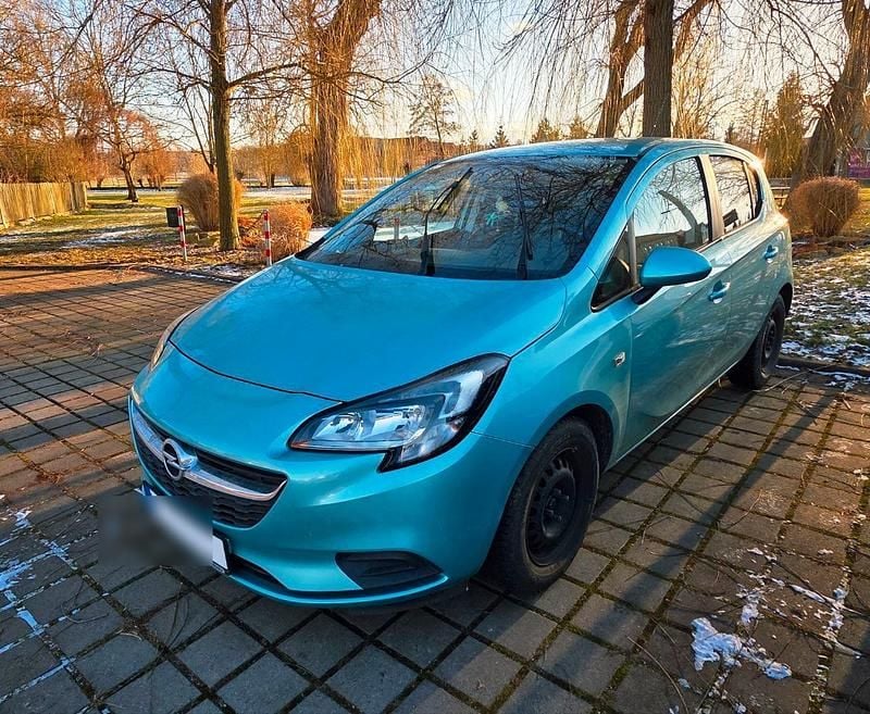 Grün Gebraucht 2015 Opel Corsa Edition Kleinwagen | 6.890 € (Guter Preis) - Bild 1/4