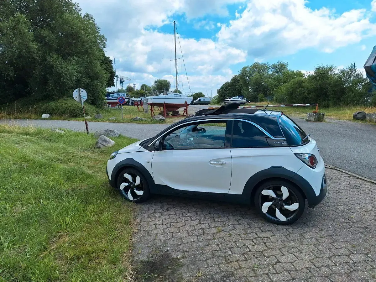 Gebraucht Opel Adam Rocks 116 PS (85 kW) 2016 Weiß Kleinwagen