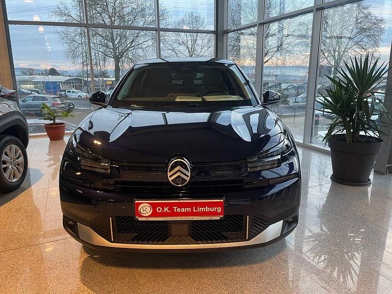 Neu Citroën C4 131 PS (96 kW) 2025 Schwarz SUV