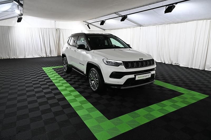 Gebraucht Jeep Compass Summit 131 PS (96 kW) 2025 Weiß SUV