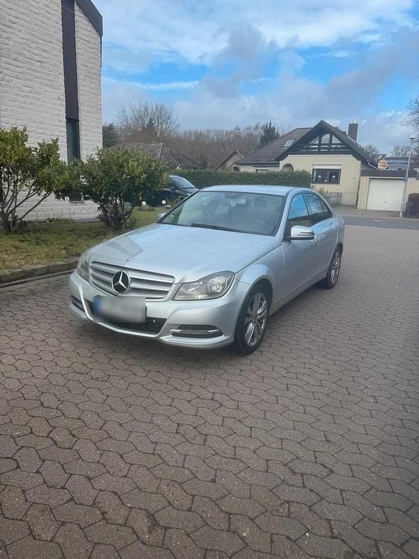 Gebraucht Mercedes C180 Avantgarde 156 PS (114 kW) 2013 Silber Limousine