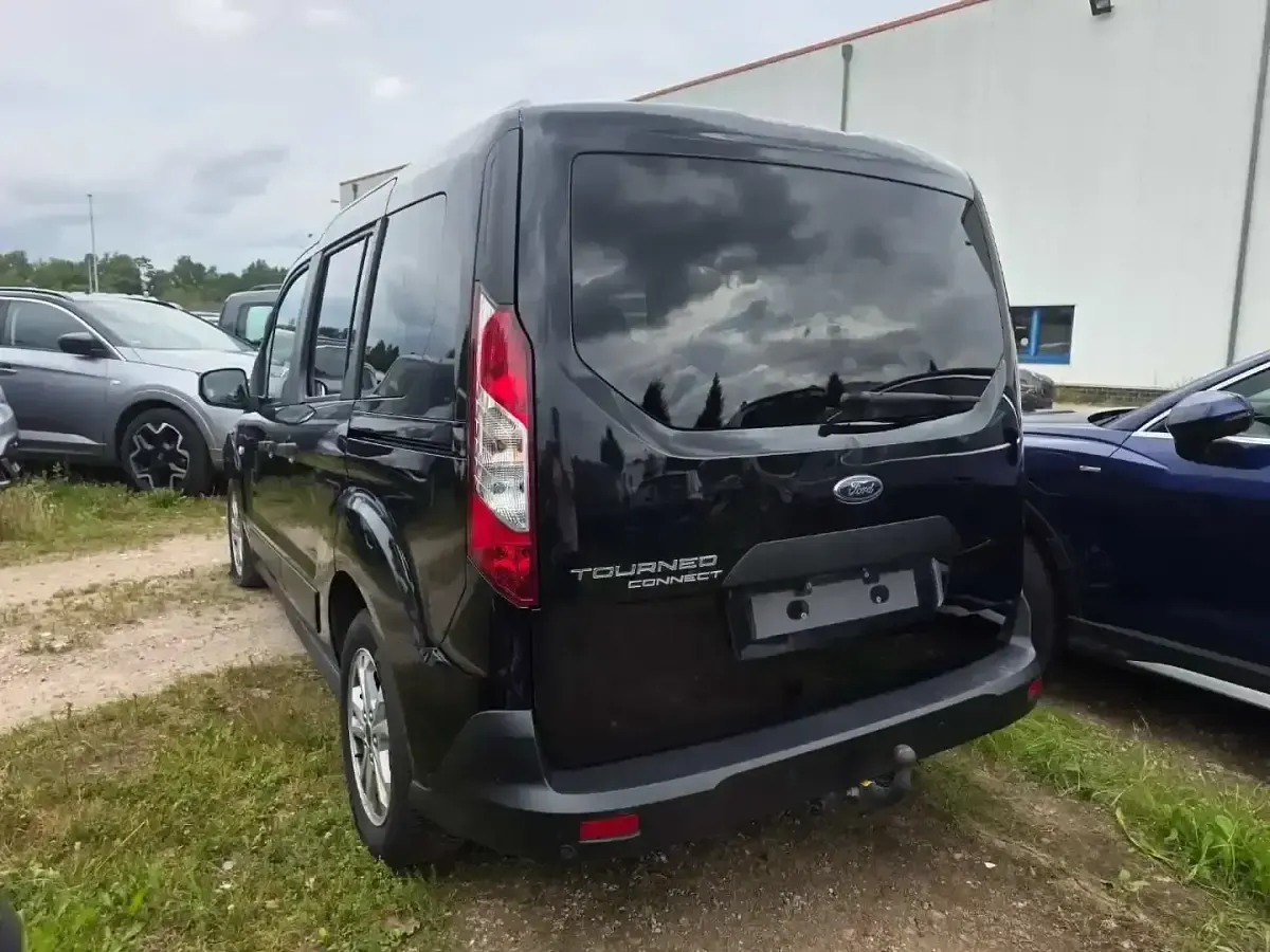 Gebraucht Ford Tourneo Connect 99 PS (72 kW) 2021 Schwarz Van / Kleinbus