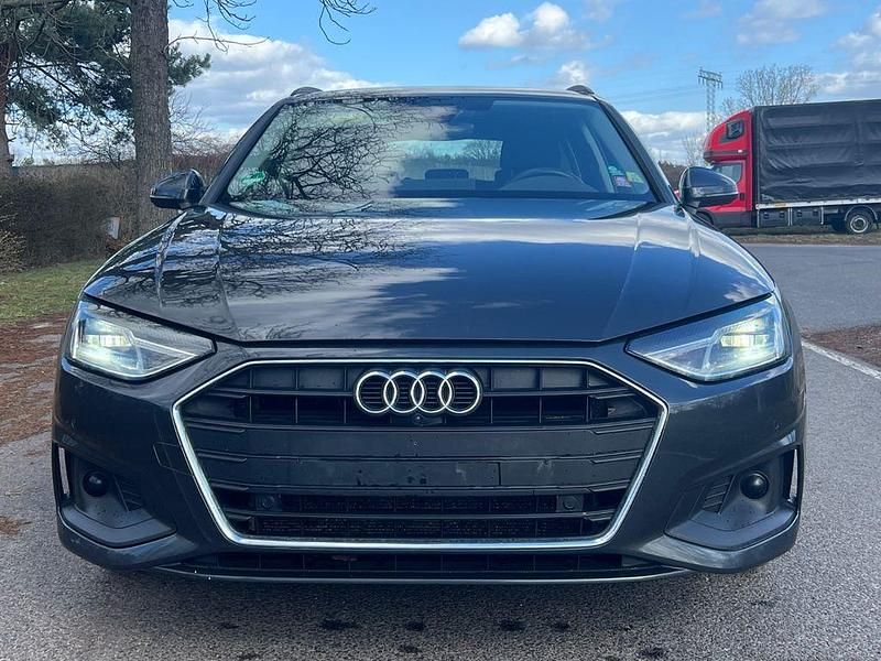 Gebraucht Audi A4 Ambiente 163 PS (119 kW) 2022 Grau Kombi