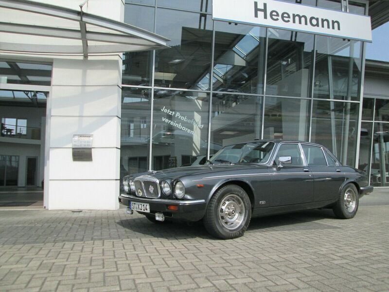 Grün metallic Gebraucht 1990 Jaguar XJ12 Limousine | 25.990 € - Bild 1/4