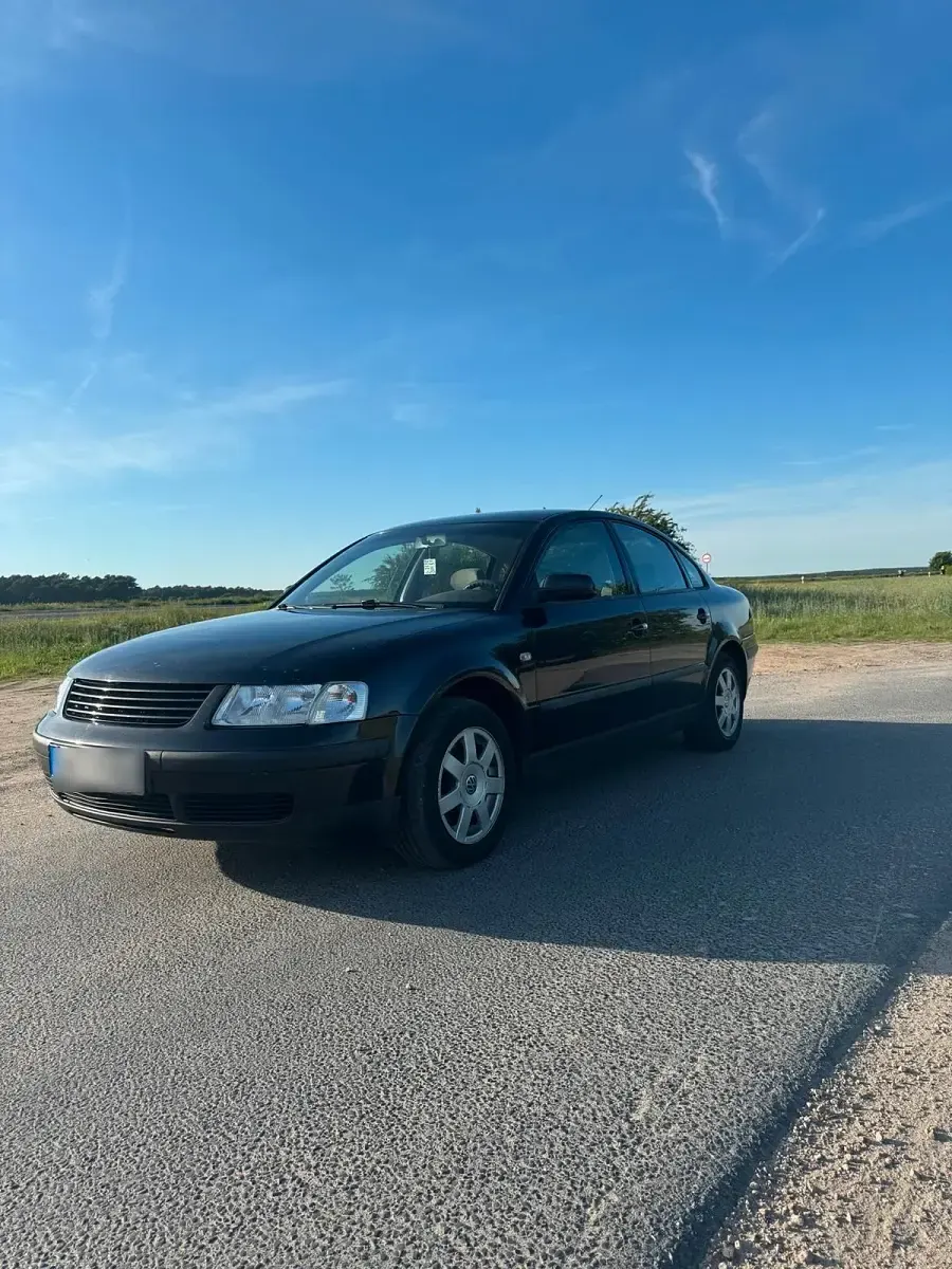 Gebraucht VW Passat 115 PS (84 kW) 1999 Schwarz Limousine