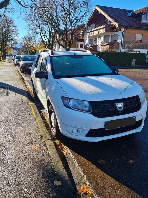 Weiß Gebraucht 2015 Dacia Logan MCV Essentiel Kombi | 2.800 € (Superpreis) - Bild 1/4