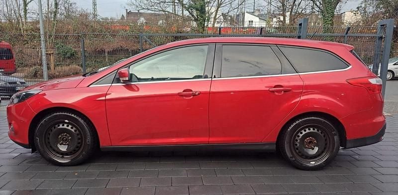 Gebraucht Ford Focus 150 PS (110 kW) 2013 Rot Kombi