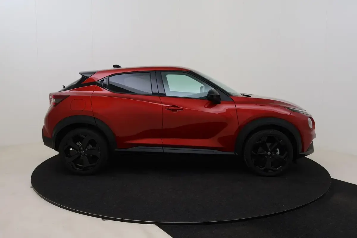 Neu Nissan Juke Tekna 94 PS (69 kW) 2026 Red fuji sunset SUV