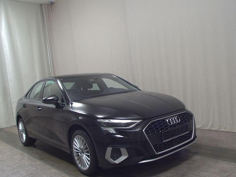 Gebraucht Audi A3 Ambiente 110 PS (80 kW) 2021 Brillantschwarz Limousine