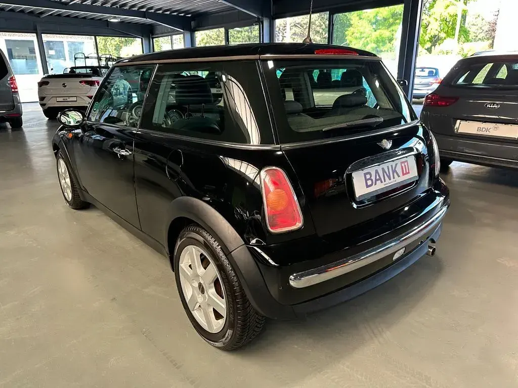 Gebraucht Mini ONE 90 PS (66 kW) 2004 Schwarz Kleinwagen