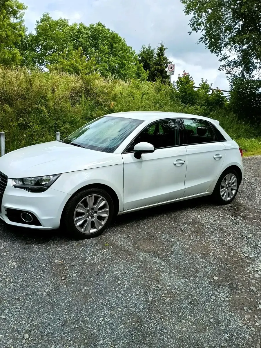 Gebraucht Audi A1 Sportback 122 PS (89 kW) 2012 Weiß Kleinwagen