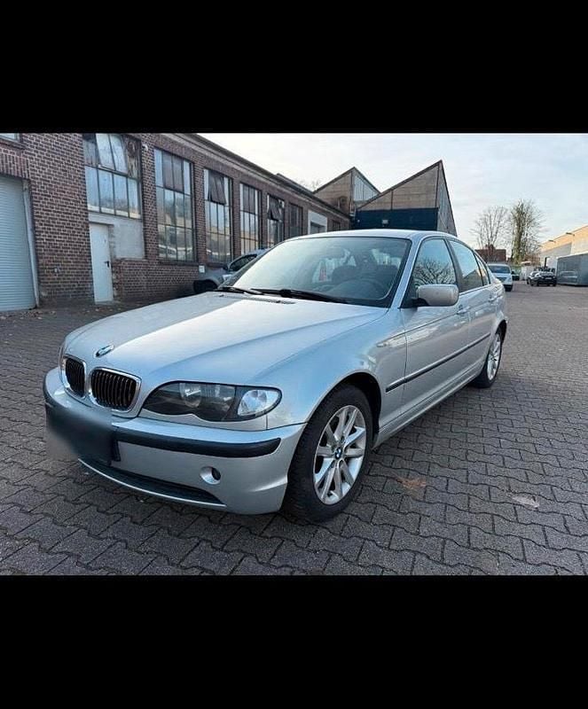 Grau Gebraucht 2003 BMW 325 Limousine | 4.950 € (Fairer Preis) - Bild 1/4