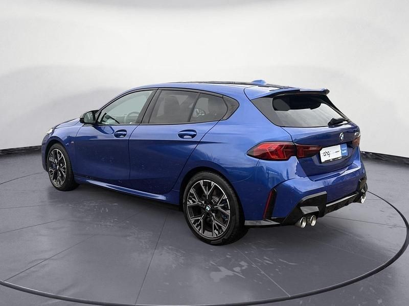 Gebraucht BMW M135 Performance 300 PS (220 kW) 2025 Blau Kleinwagen