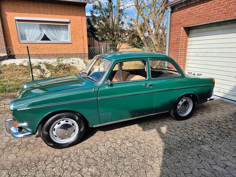 Second-hand VW Type 3 45 CP (33 kW) 1966 Verde Berlinǎ