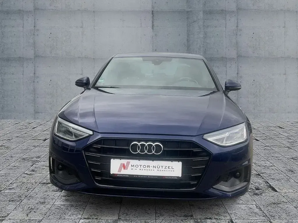 Gebraucht Audi A4 Advanced 204 PS (150 kW) 2022 Navarrablau metallic Limousine