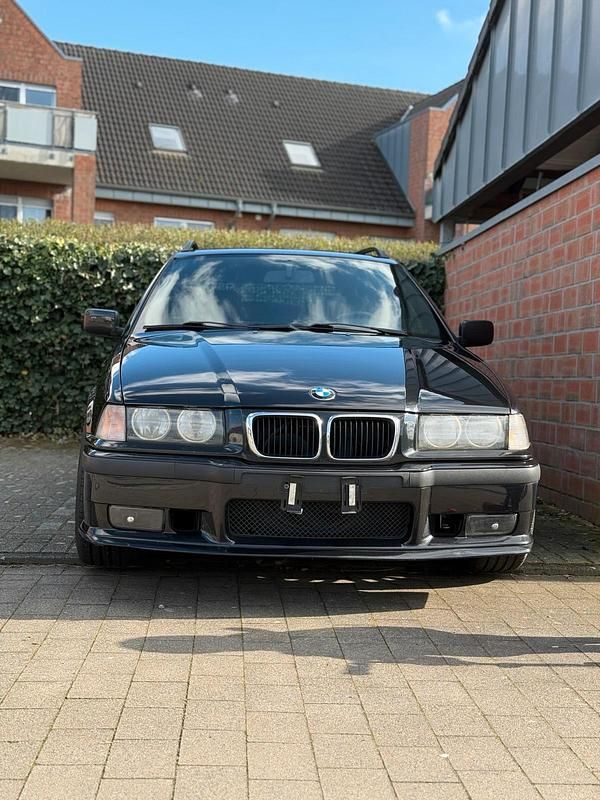 Second-hand BMW 328 193 CP (141 kW) 1995 Negru Break