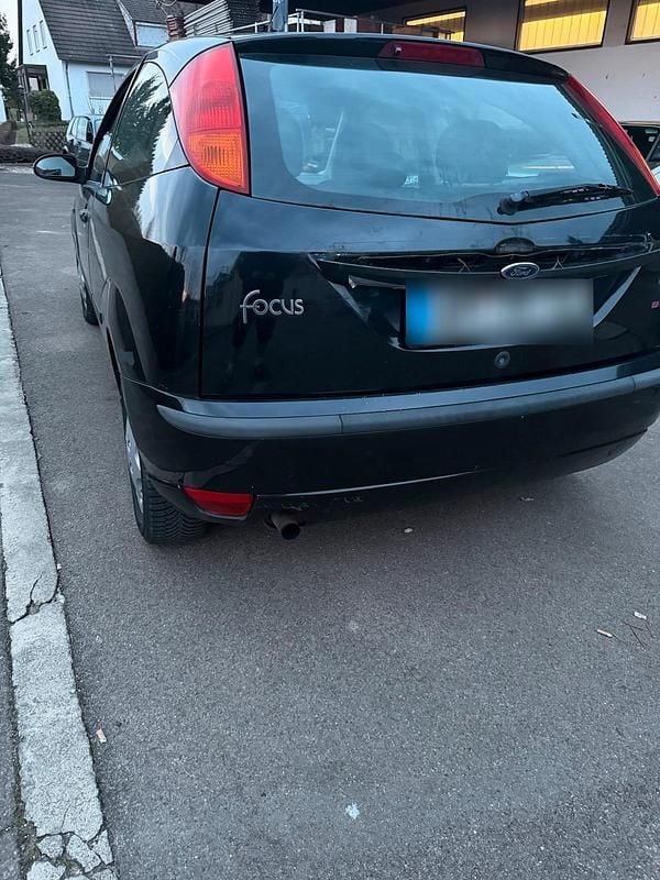 Gebraucht Ford Focus 100 PS (73 kW) 2004 Schwarz Kleinwagen