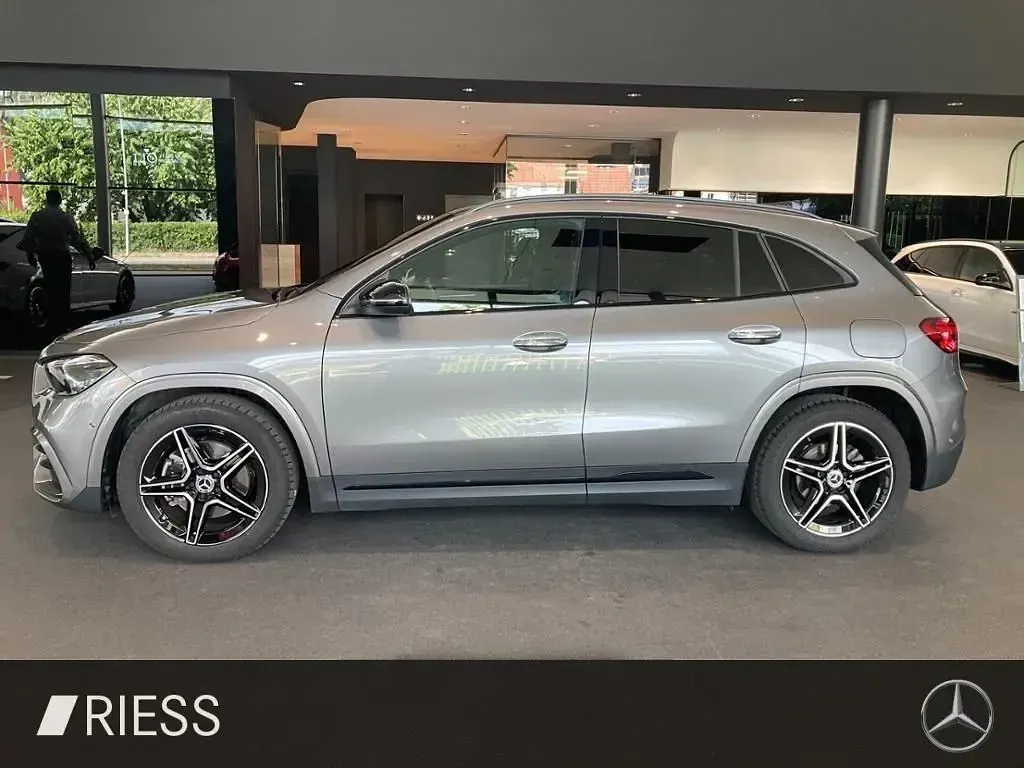 Gebraucht Mercedes GLA200 AMG 150 PS (110 kW) 2025 Grau SUV