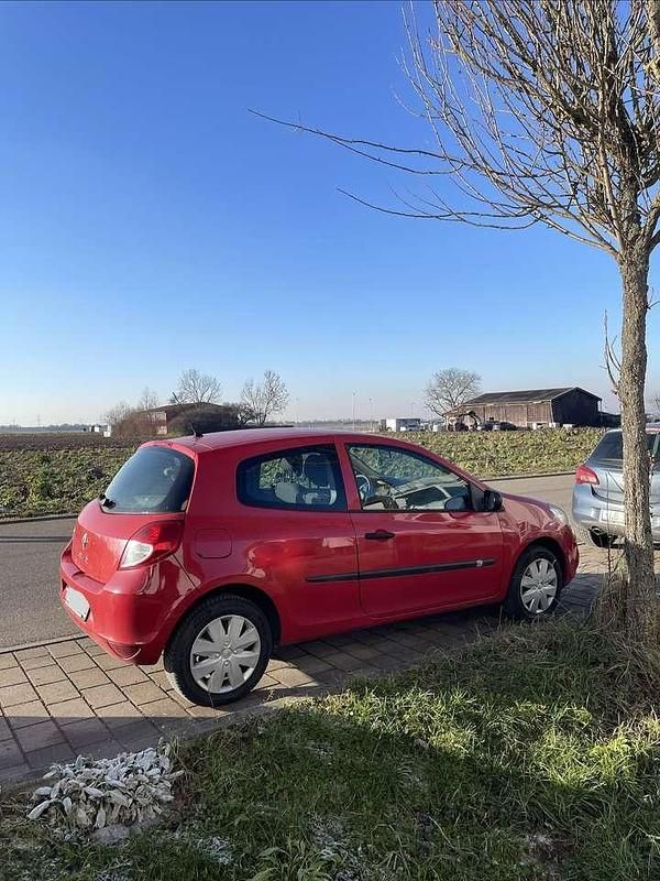 Gebraucht Renault Clio II 75 PS (55 kW) 2009 Limousine