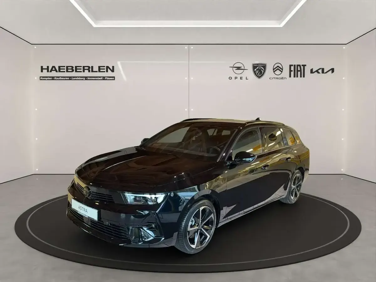 Neu Opel Astra 131 PS (96 kW) 2025 Schwarz Kleinwagen
