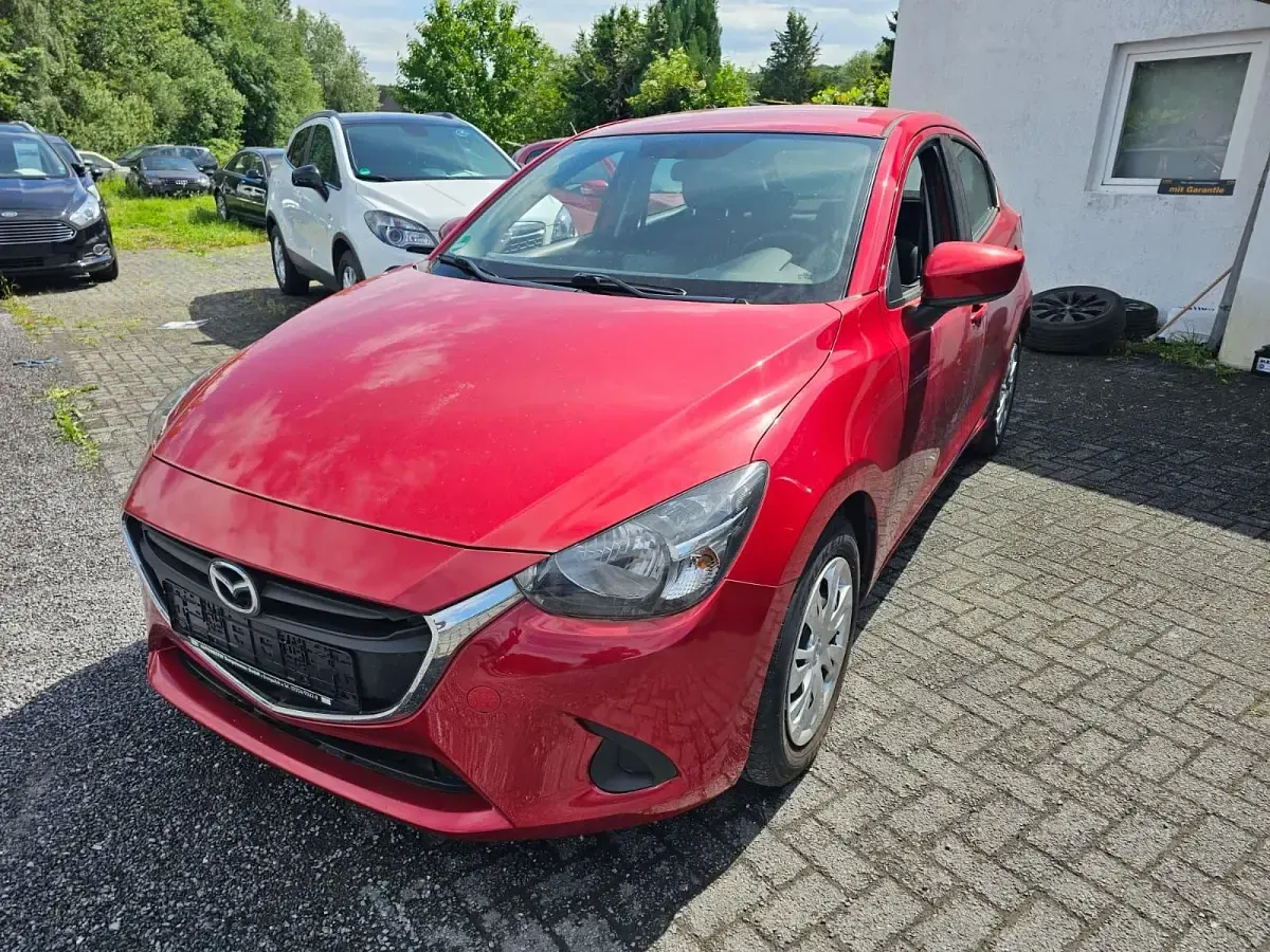 Gebraucht Mazda 2 90 PS (66 kW) 2015 Rot Limousine