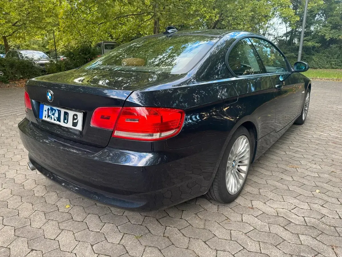 Gebraucht BMW 320 177 PS (130 kW) 2008 Blau Coupé