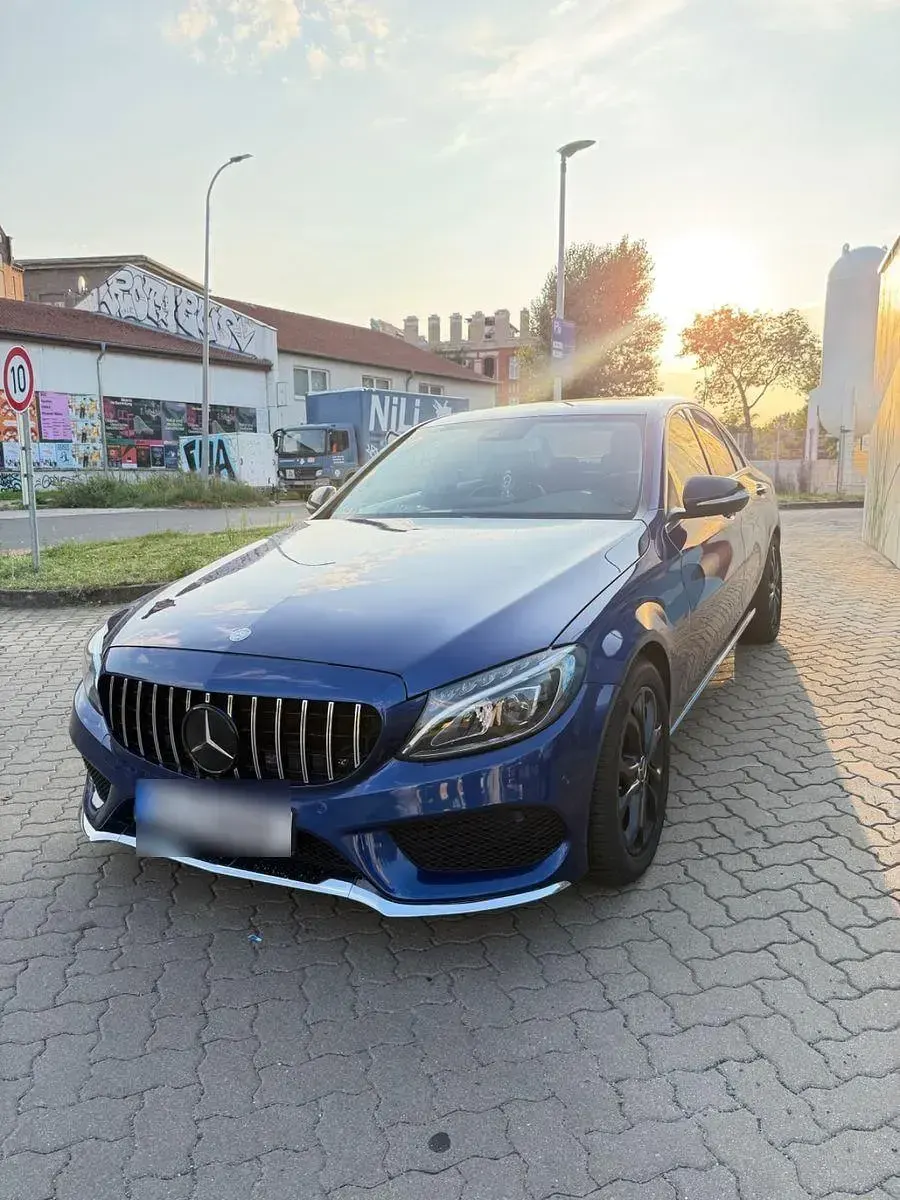 Gebraucht Mercedes C180 156 PS (114 kW) 2015 Blau Limousine