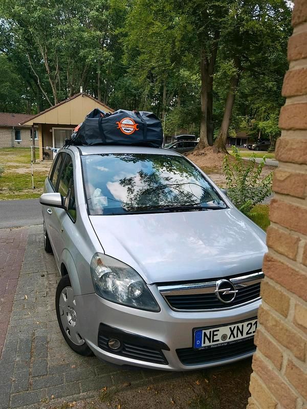 Gebraucht Opel Zafira 2006 Silber Van / Kleinbus