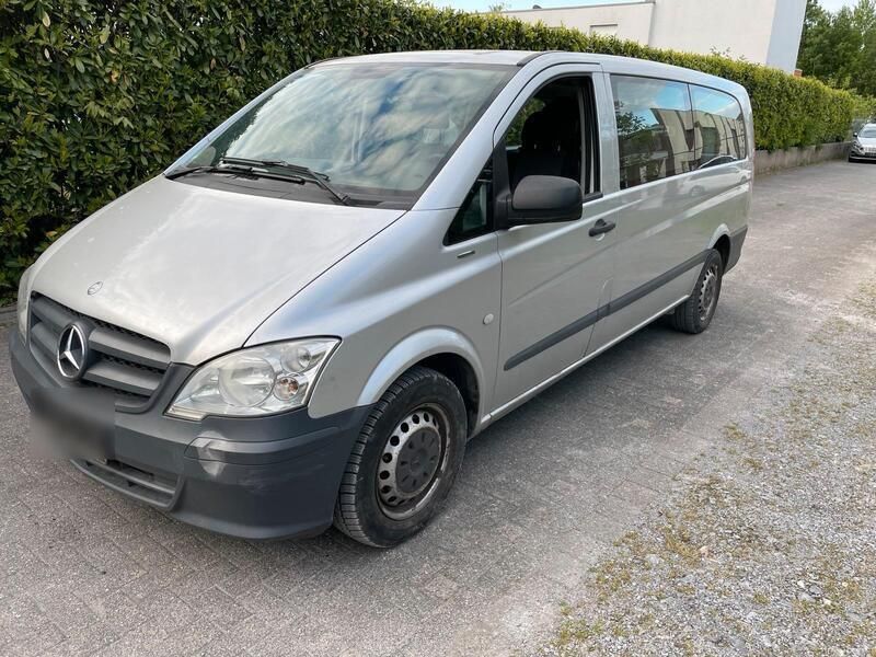 Silber Gebraucht 2013 Mercedes Vito Van / Kleinbus | 7.500 € - Bild 1/4