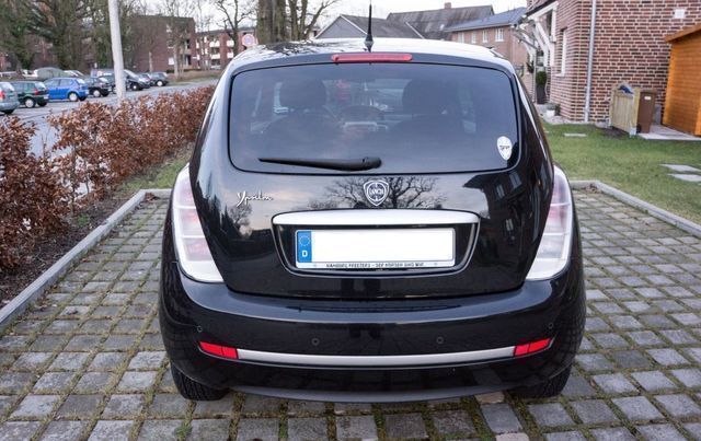 Gebraucht Lancia Ypsilon 60 PS (44 kW) 2010 Schwarz metallic Kleinwagen