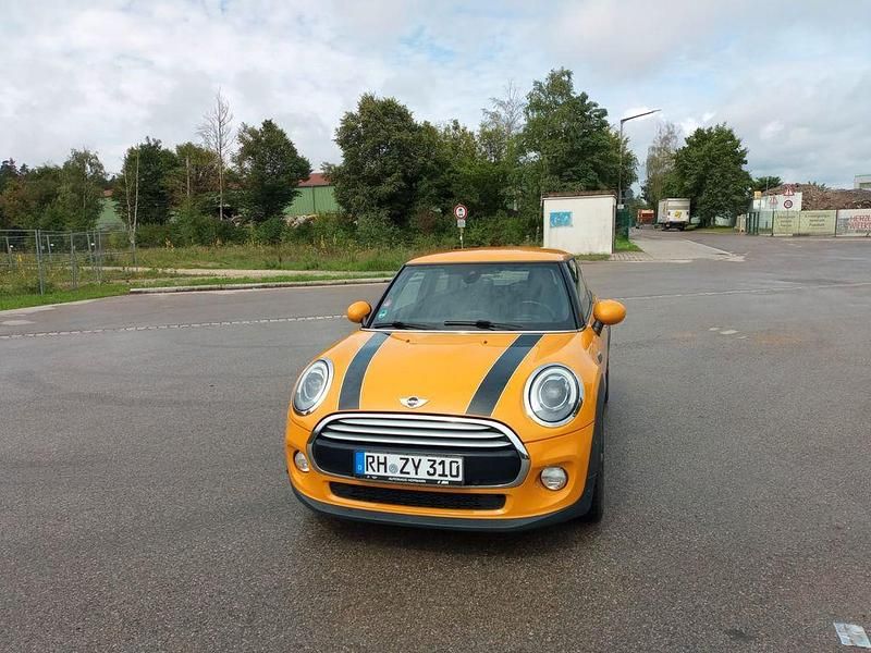 Orange Gebraucht 2014 Mini Cooper D Kleinwagen | 9.399 € (Etwas zu teuer) - Bild 1/4