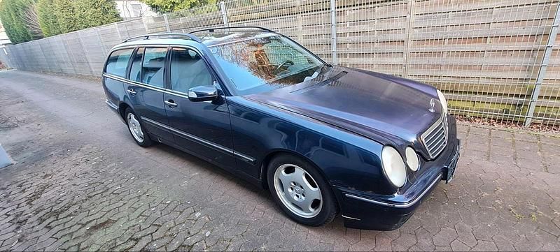 Gebraucht Mercedes 320 197 PS (144 kW) 2001 Blau Kombi