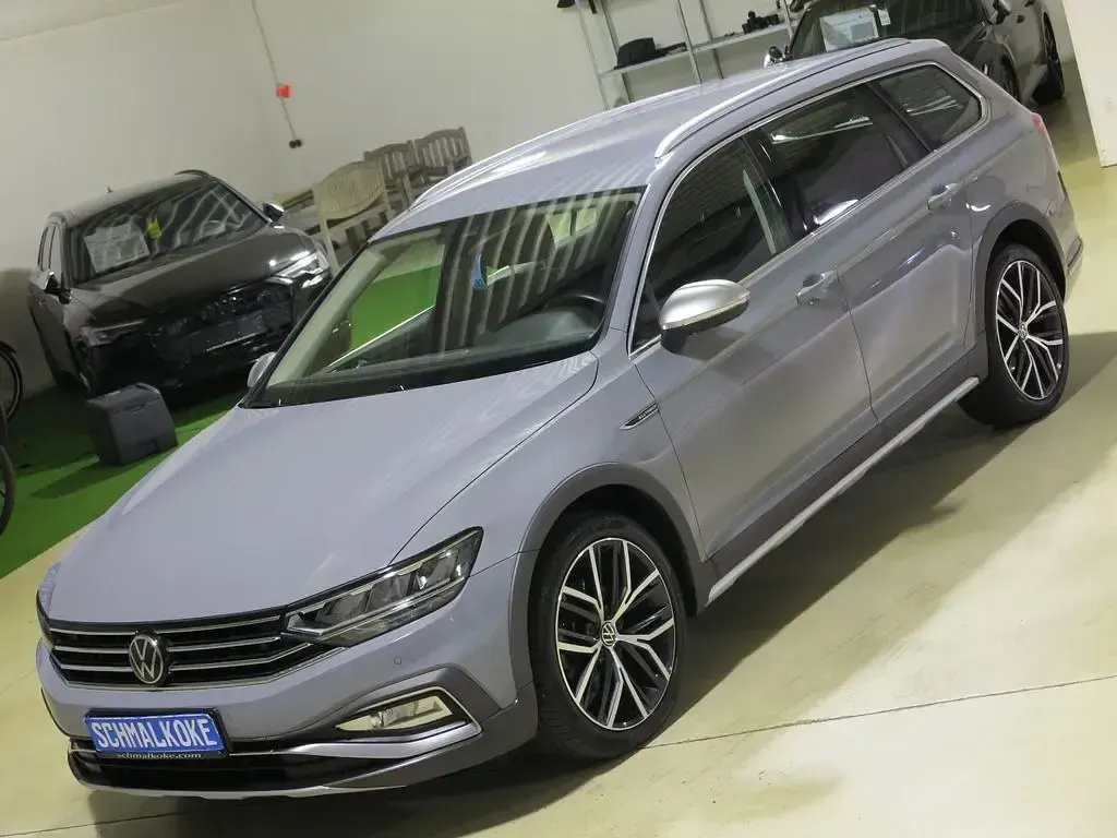 Gebraucht VW Passat Alltrack 200 PS (147 kW) 2023 Mondsteingrau Kombi