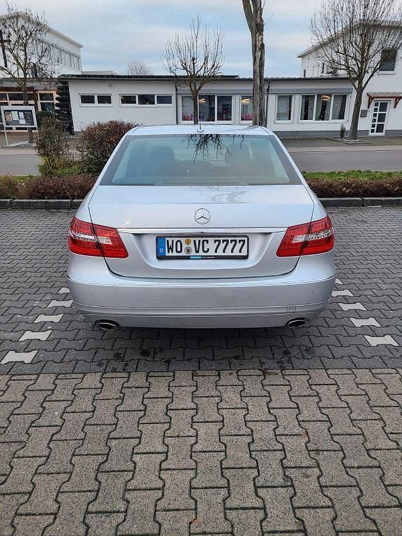 Gebraucht Mercedes E350 231 PS (169 kW) 2009 Silber Limousine