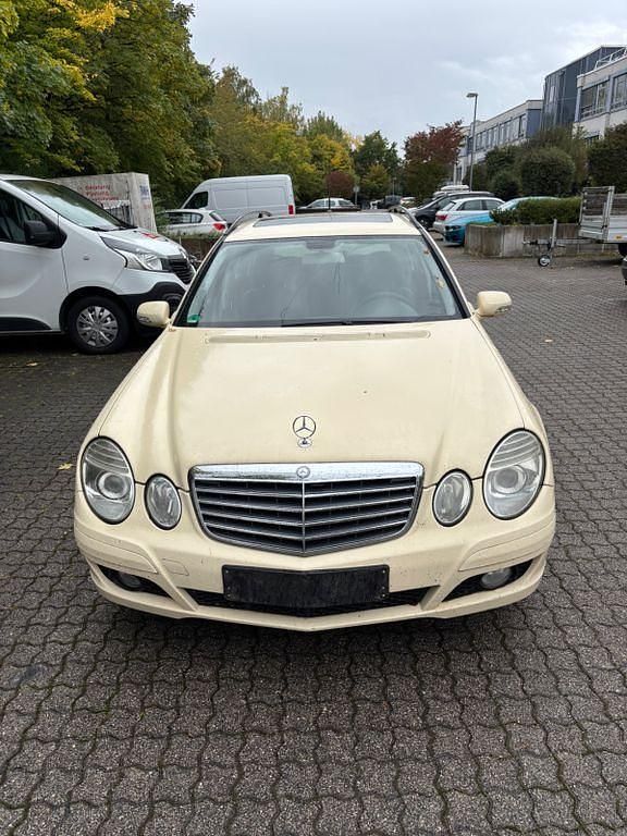 Gebraucht 2007 Mercedes E220 Limousine | 2.200 € - Bild 1/4