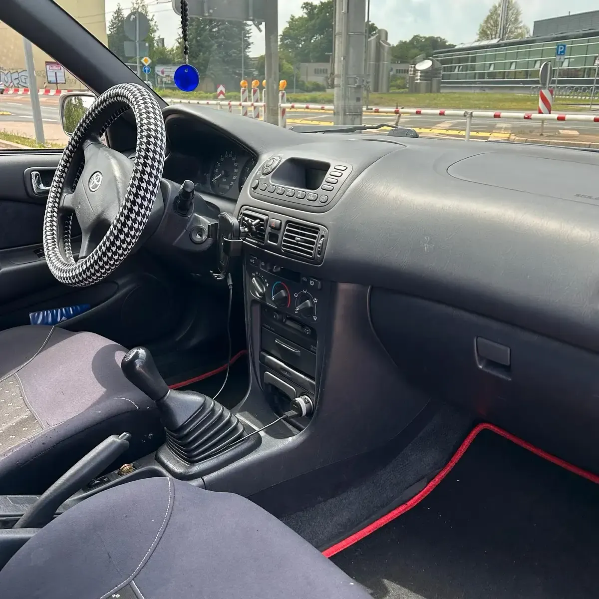 Gebraucht Toyota Corolla 97 PS (71 kW) 2001 Silber Limousine